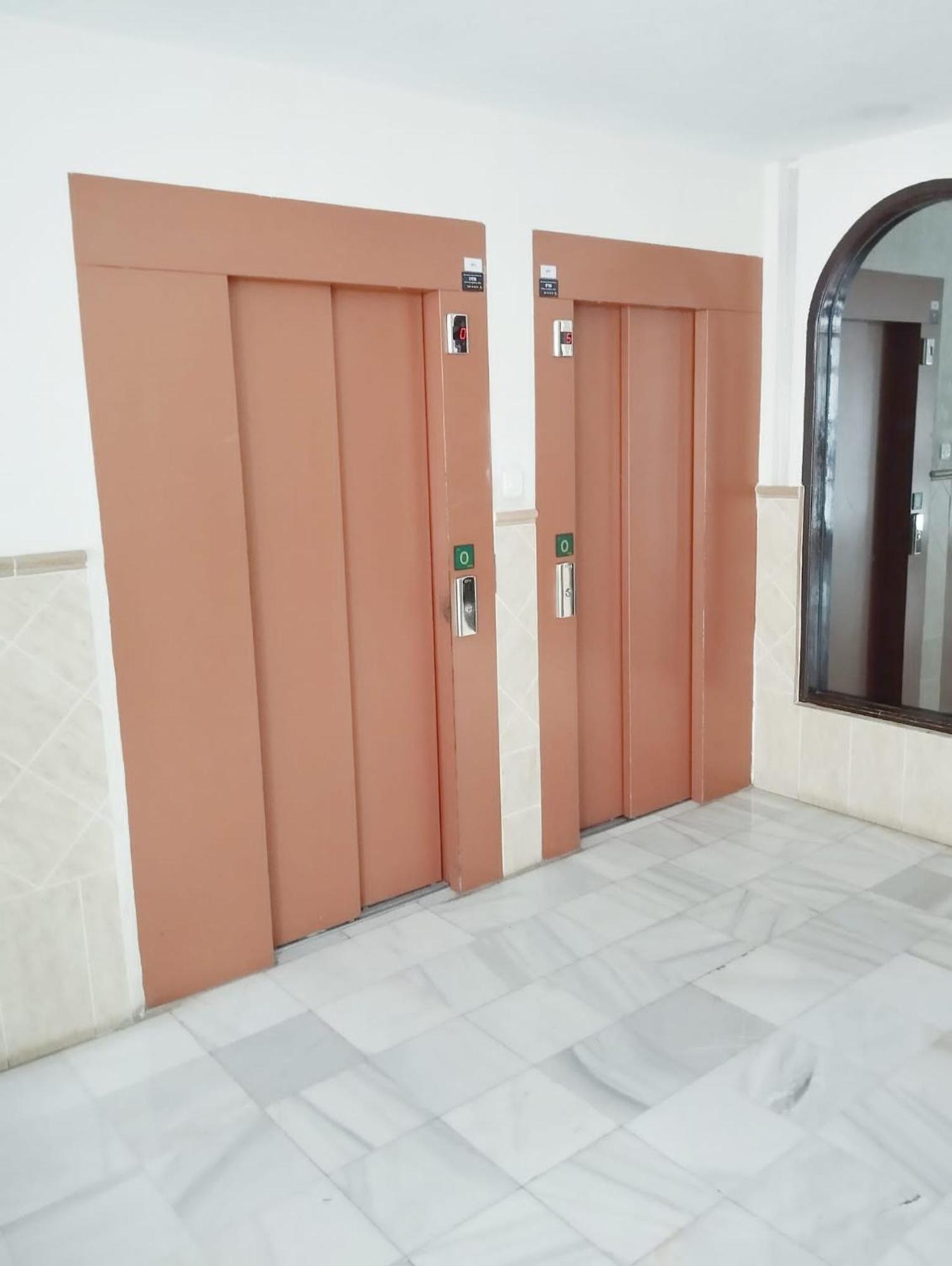 Room In Shared Apartment With Parking Almuñécar 외부 사진